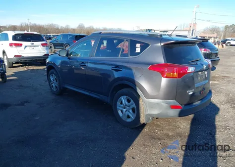 2015 Toyota Rav4 Le z USA, uszkodzony, nr VIN JTMBFREVXFJ026298